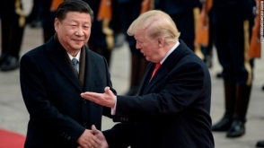 Трамп согласился не поднимать пошлины в отношении КНР (видео)